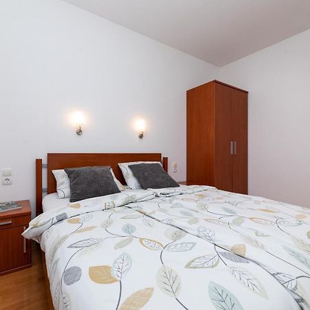 Happy Apartments Baska Εξωτερικό φωτογραφία