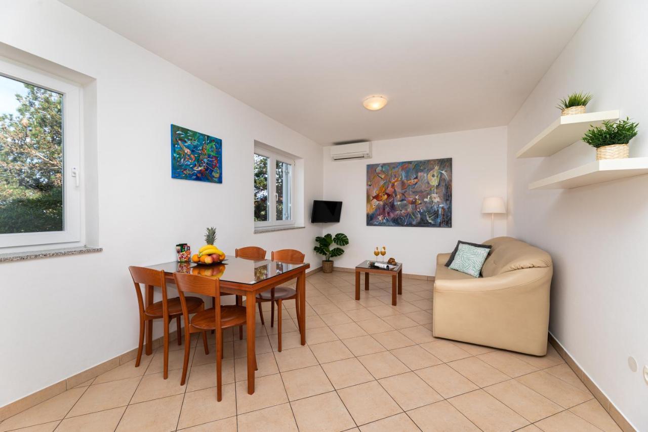 Happy Apartments Baska Εξωτερικό φωτογραφία